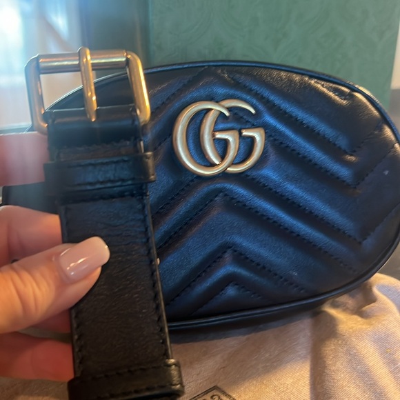 Gucci GG Marmont Matelassé Leather Belt Bag in black - Picture 7 of 7